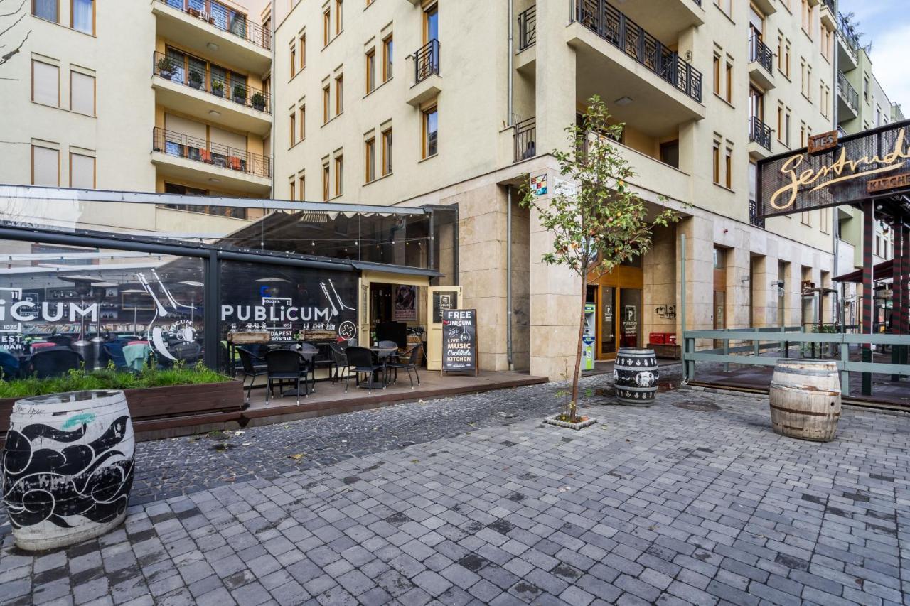 Bpr Timber Loft Home With Balcony Budapest Kültér fotó