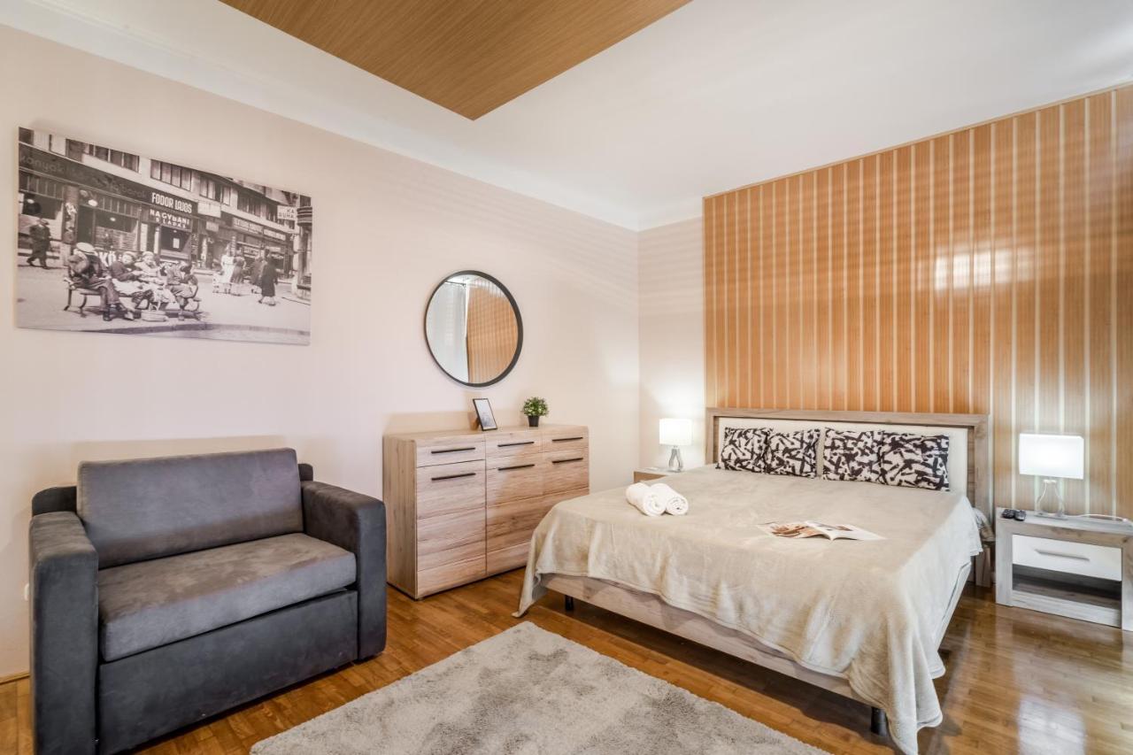 Bpr Timber Loft Home With Balcony Budapest Kültér fotó