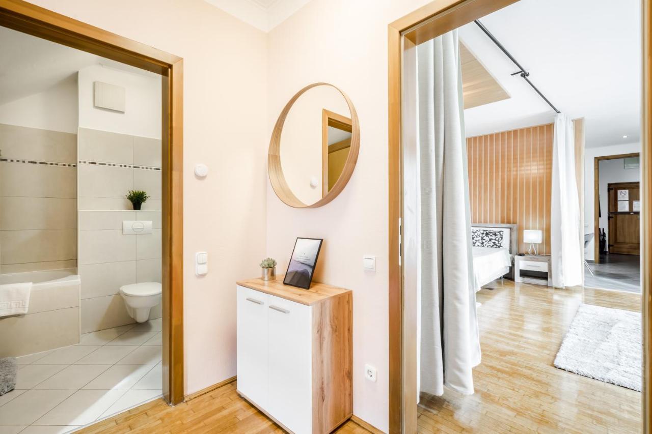 Bpr Timber Loft Home With Balcony Budapest Kültér fotó