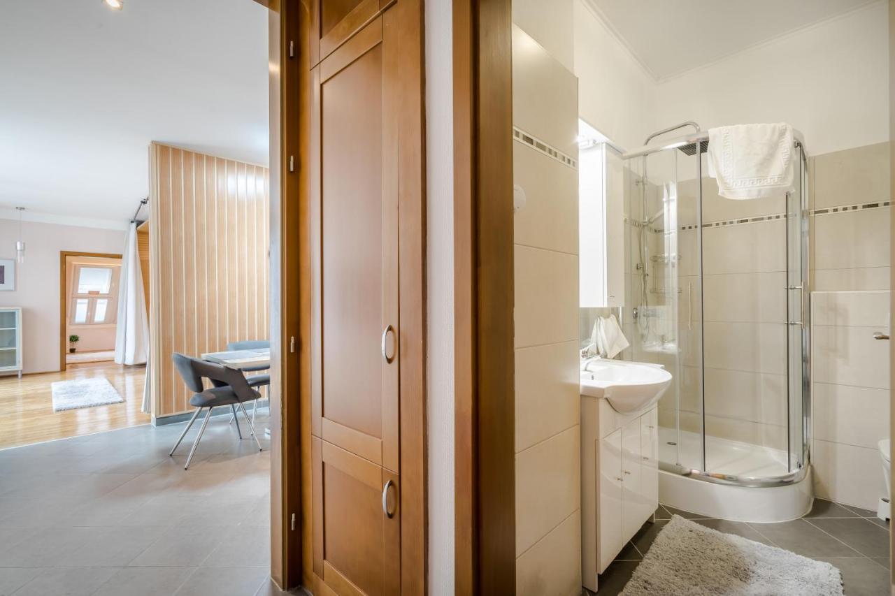Bpr Timber Loft Home With Balcony Budapest Kültér fotó