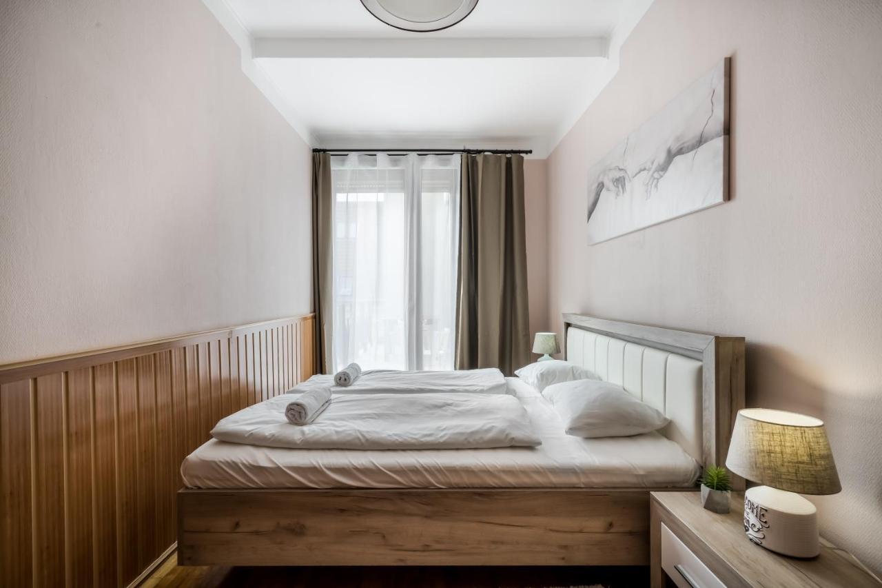 Bpr Timber Loft Home With Balcony Budapest Kültér fotó
