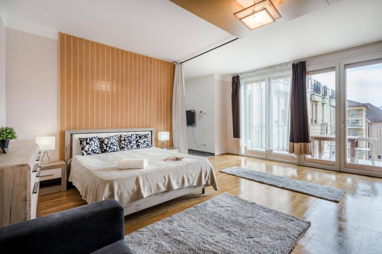 Bpr Timber Loft Home With Balcony Budapest Kültér fotó